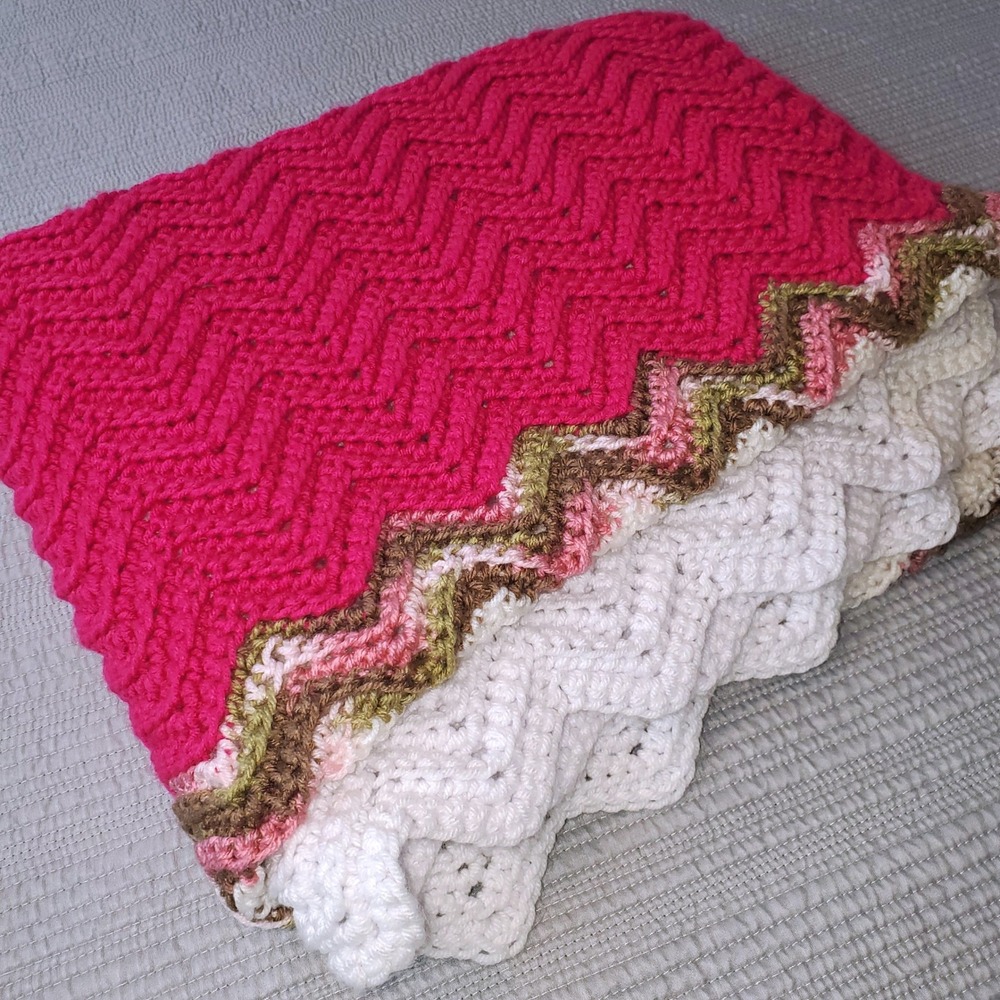 Unbranded Crochet Throw Blanket Unisex OS Pink Cream Chevron Ripple